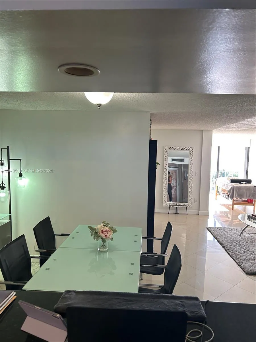 6450 Collins Ave #707 Miami Beach, FL 33141