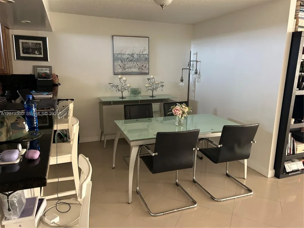 6450 Collins Ave #707 Miami Beach, FL 33141