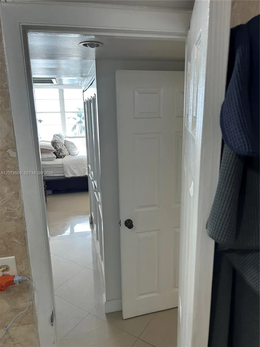 6450 Collins Ave #707 Miami Beach, FL 33141