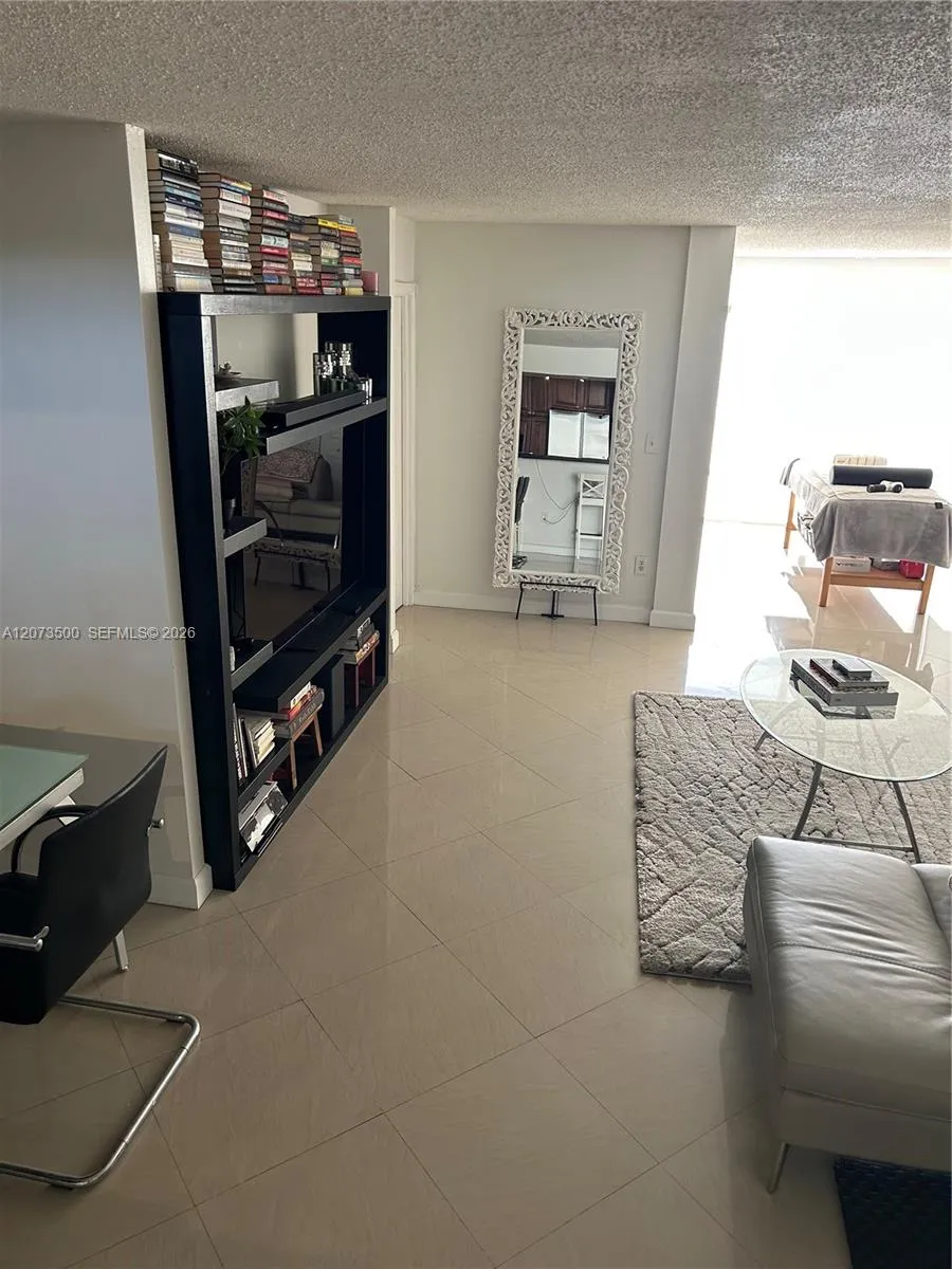 6450 Collins Ave #707 Miami Beach, FL 33141