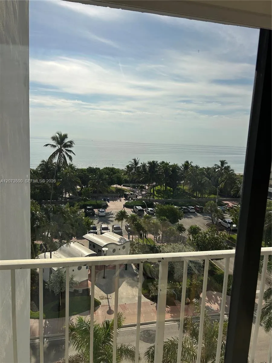 6450 Collins Ave #707 Miami Beach, FL 33141