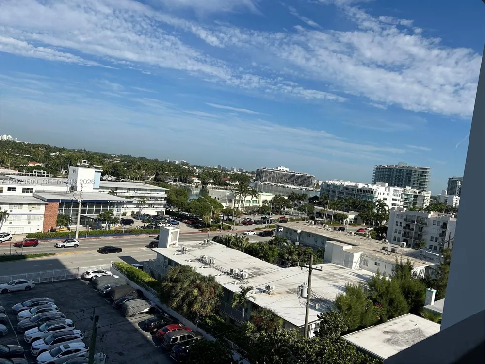 6450 Collins Ave #707 Miami Beach, FL 33141