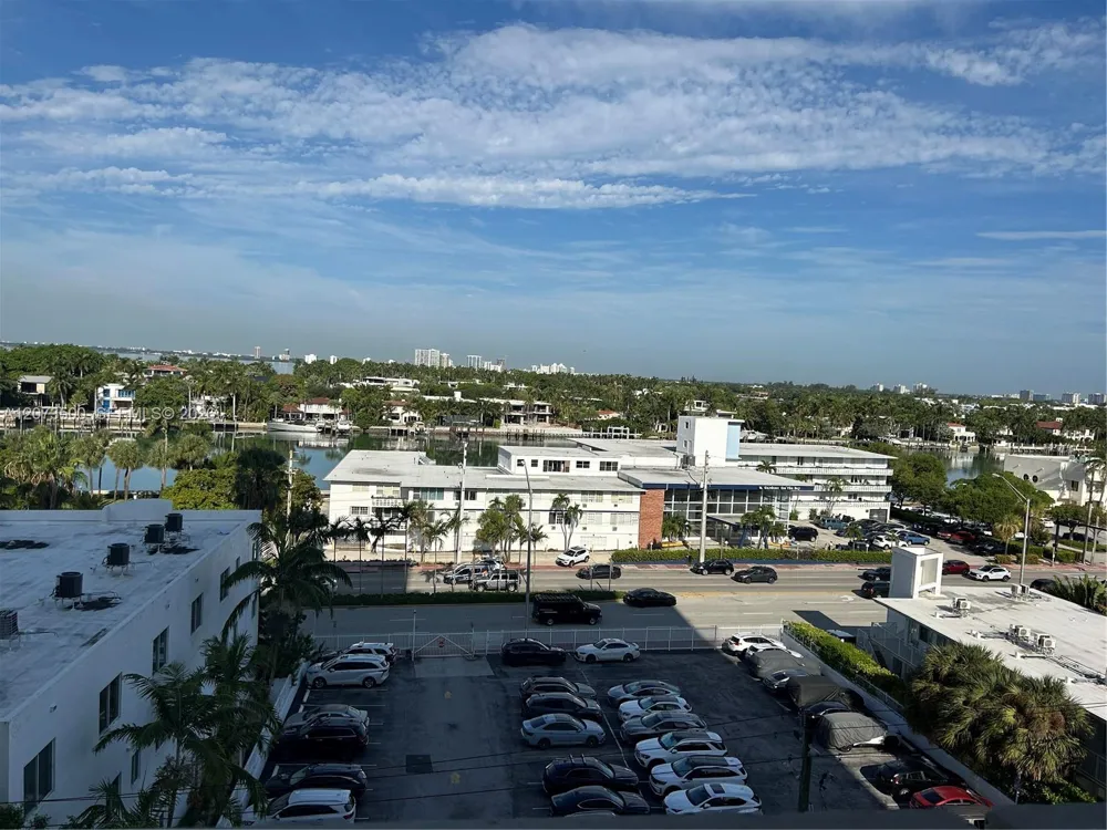 6450 Collins Ave #707 Miami Beach, FL 33141
