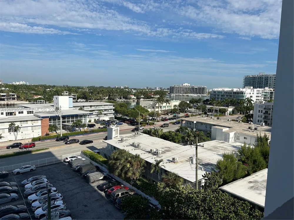 6450 Collins Ave #707 Miami Beach, FL 33141