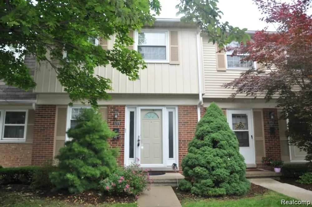 1775 BRENTWOOD DRIVE Troy City, MI 48098