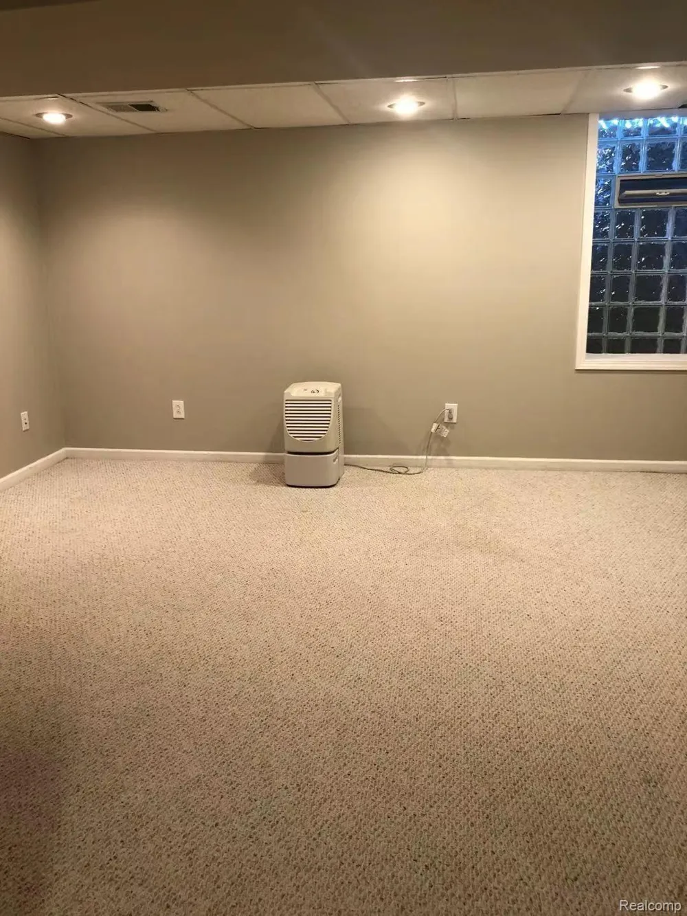1775 BRENTWOOD DRIVE Troy City, MI 48098