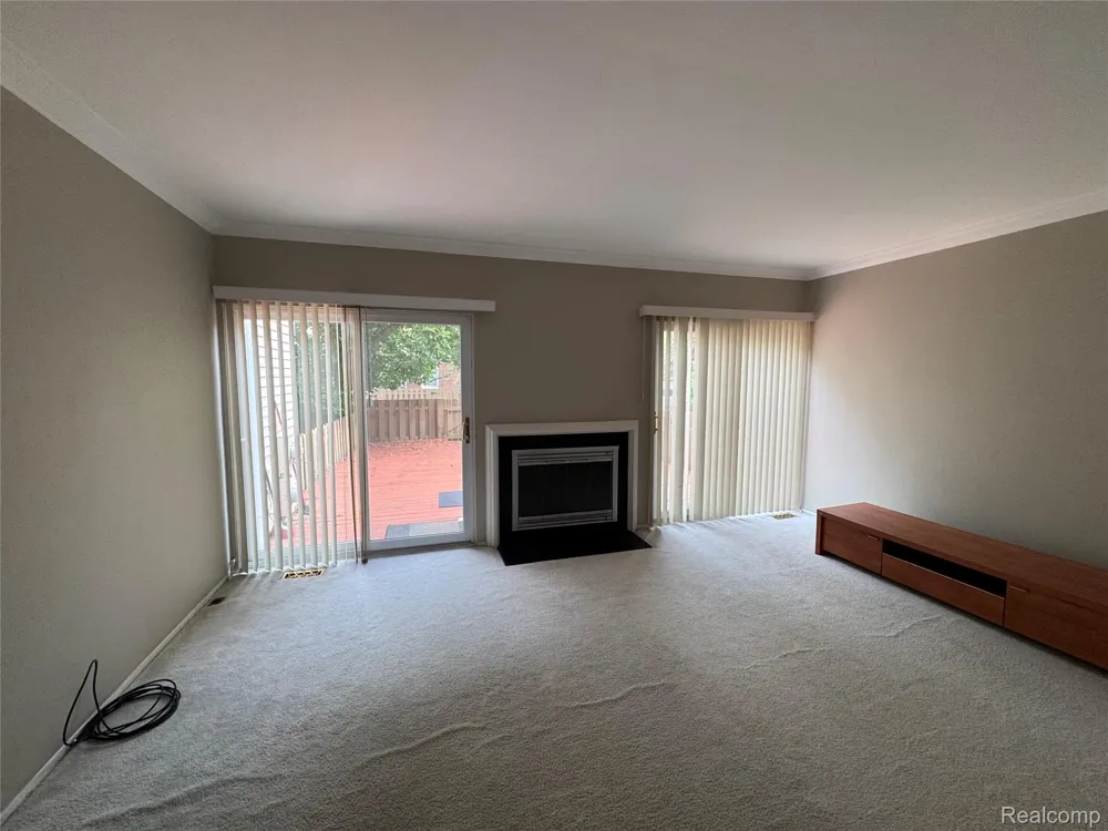 1775 BRENTWOOD DRIVE Troy City, MI 48098