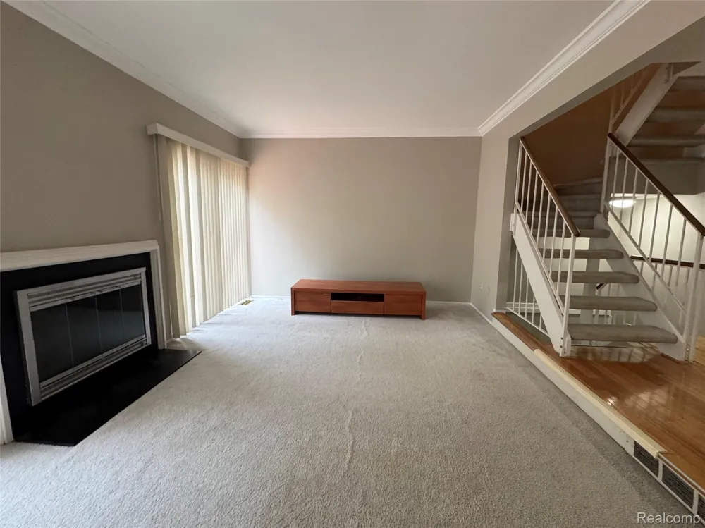 1775 BRENTWOOD DRIVE Troy City, MI 48098