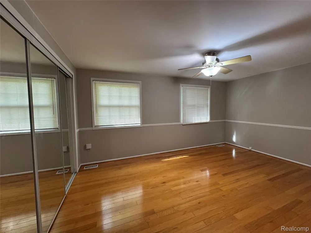 1775 BRENTWOOD DRIVE Troy City, MI 48098