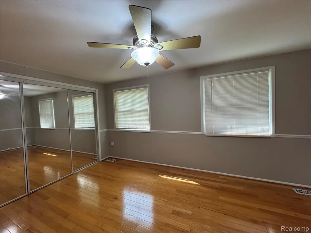 1775 BRENTWOOD DRIVE Troy City, MI 48098
