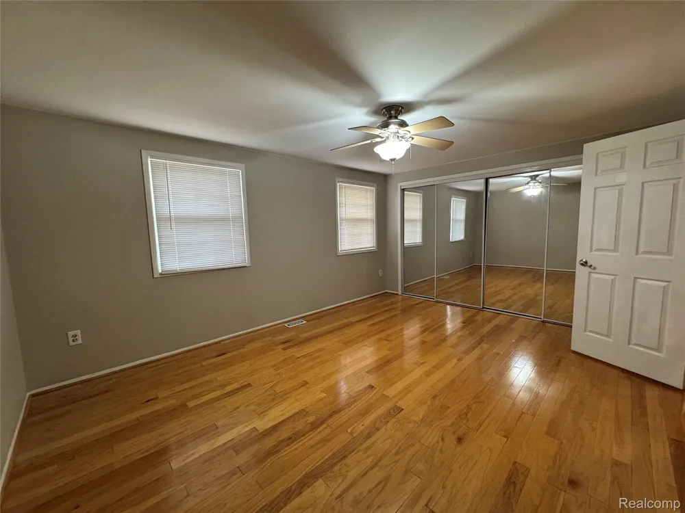 1775 BRENTWOOD DRIVE Troy City, MI 48098