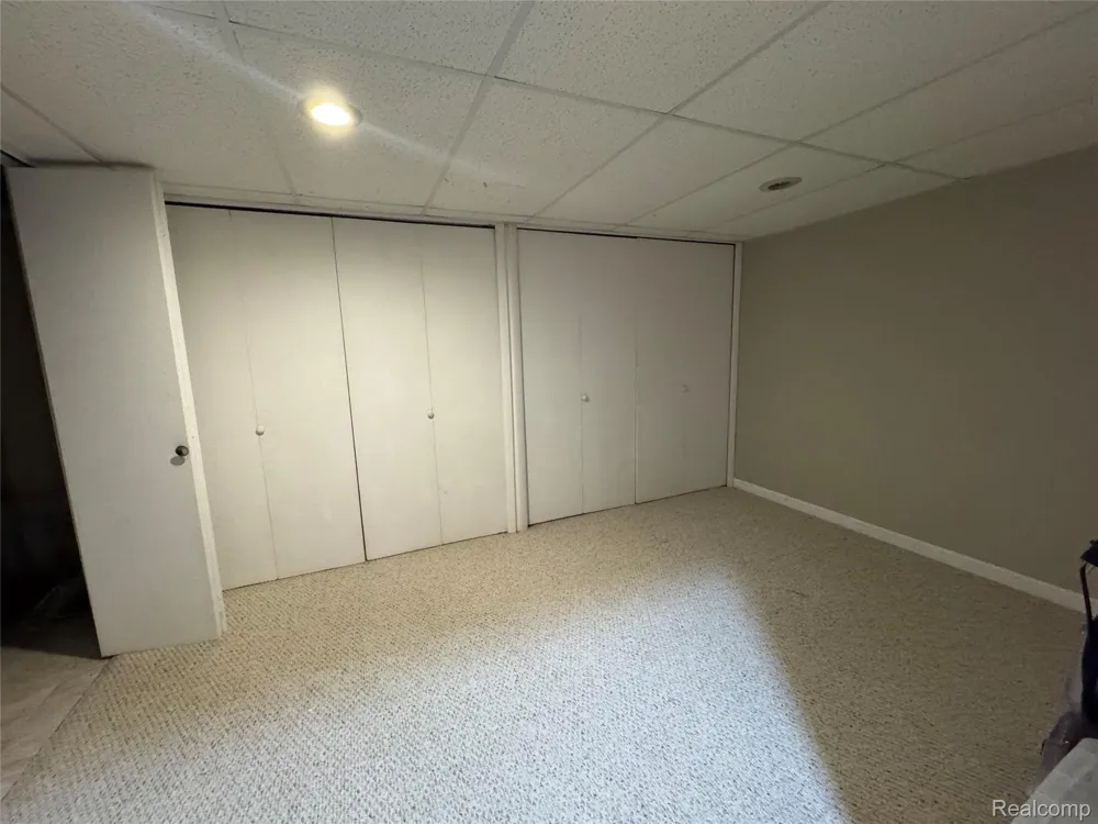 1775 BRENTWOOD DRIVE Troy City, MI 48098