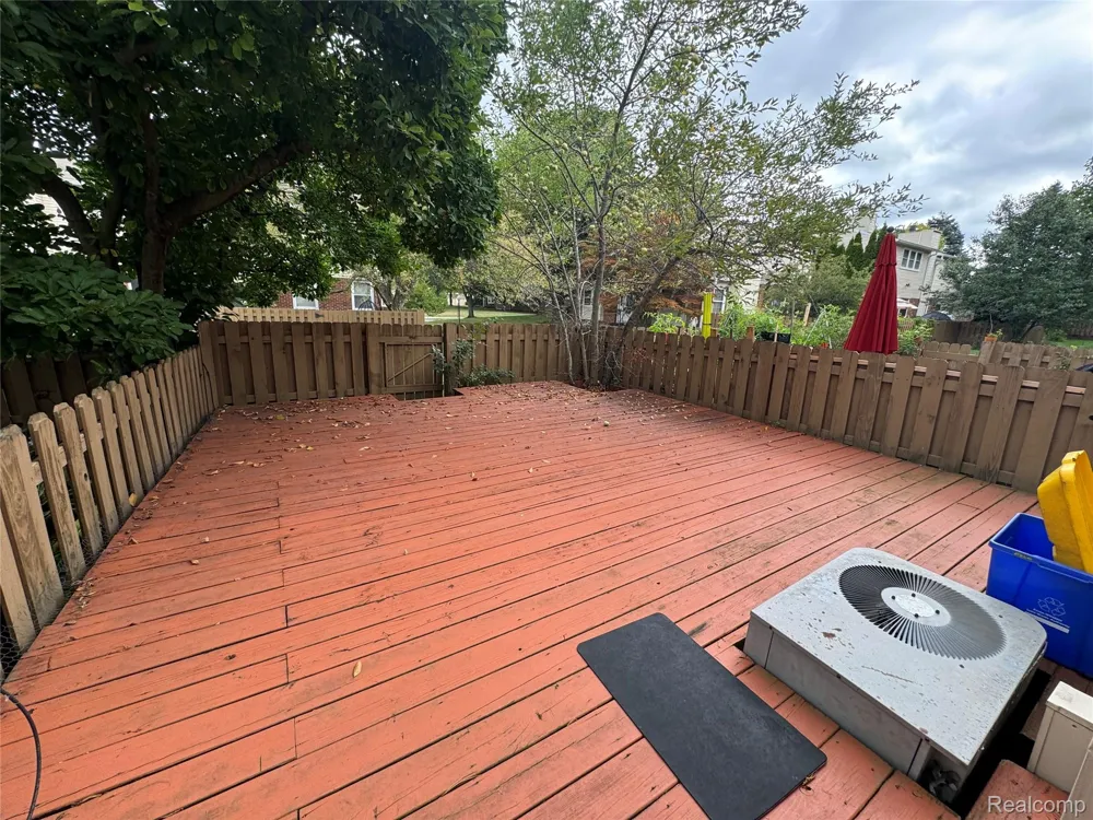 1775 BRENTWOOD DRIVE Troy City, MI 48098