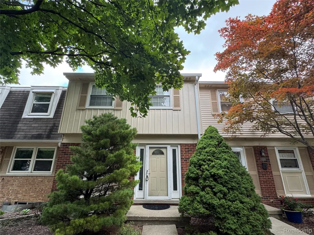 1775 BRENTWOOD DRIVE Troy City, MI 48098
