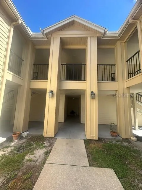 425 SUMMIT RIDGE PLACE #105
