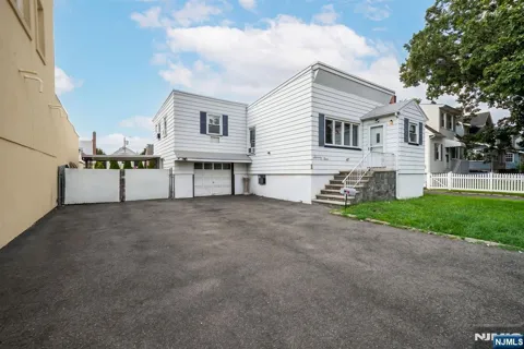 79 Moonachie Road