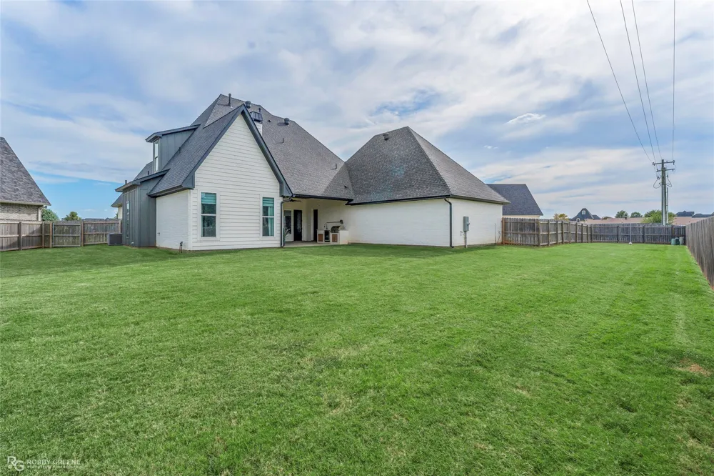 614 Corinth Circle Bossier City, LA 71111