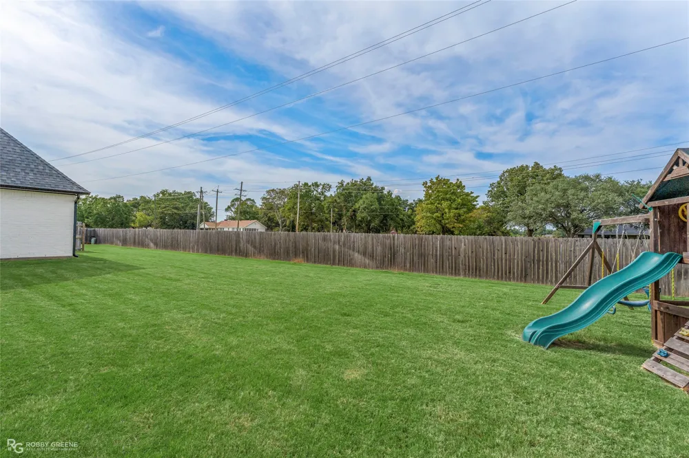 614 Corinth Circle Bossier City, LA 71111