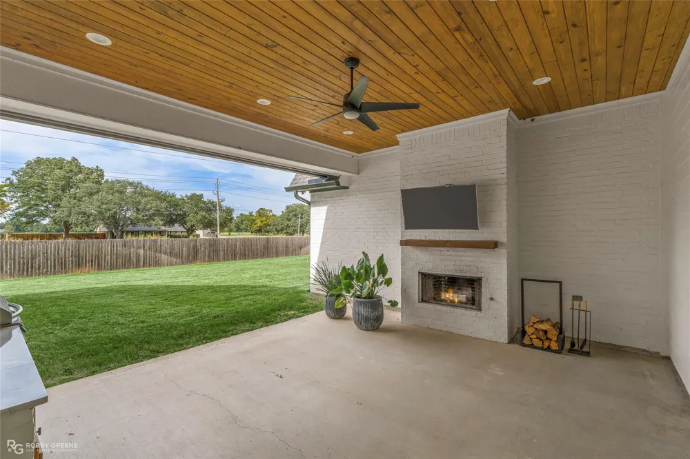 614 Corinth Circle Bossier City, LA 71111