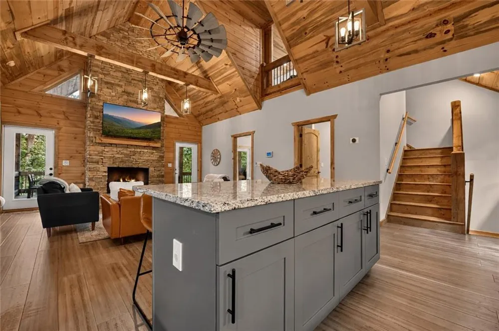 518 Mango Lane Ellijay, GA 30540