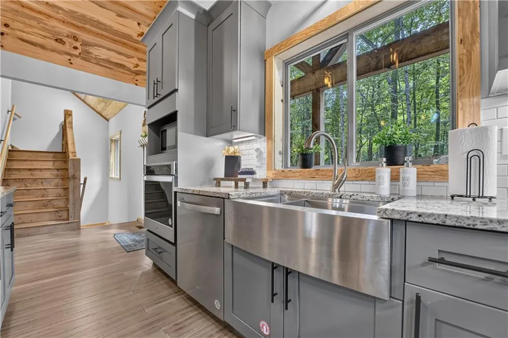 518 Mango Lane Ellijay, GA 30540