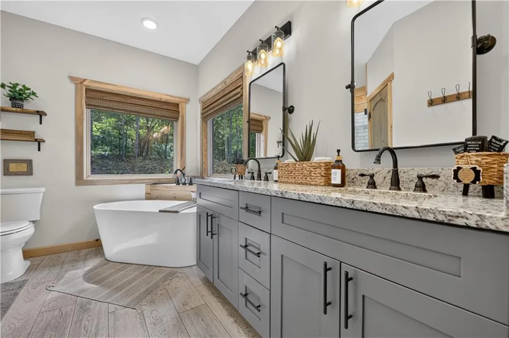 518 Mango Lane Ellijay, GA 30540