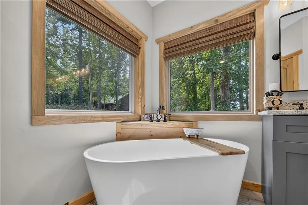 518 Mango Lane Ellijay, GA 30540