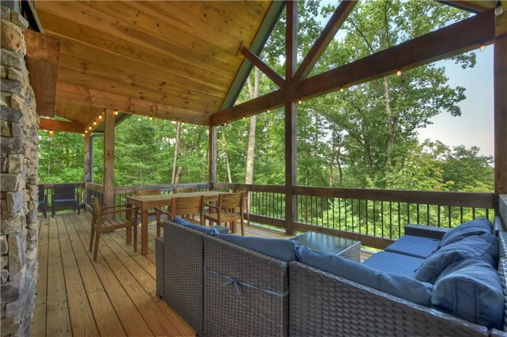 518 Mango Lane Ellijay, GA 30540