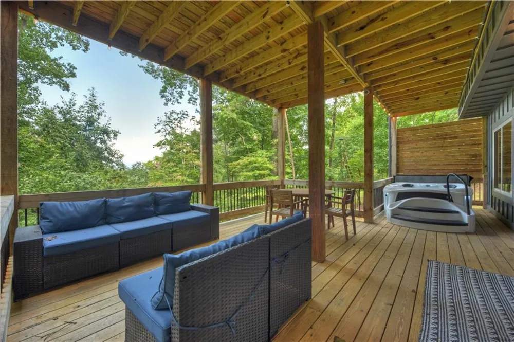 518 Mango Lane Ellijay, GA 30540