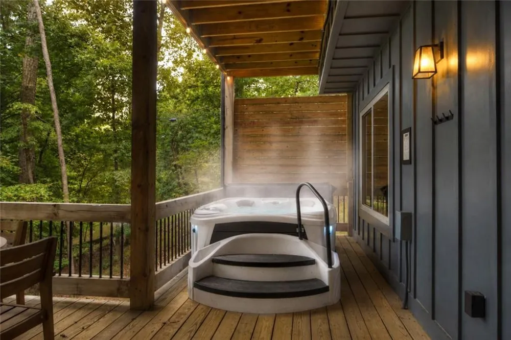 518 Mango Lane Ellijay, GA 30540