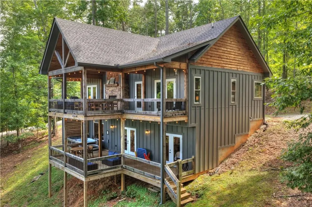 518 Mango Lane Ellijay, GA 30540