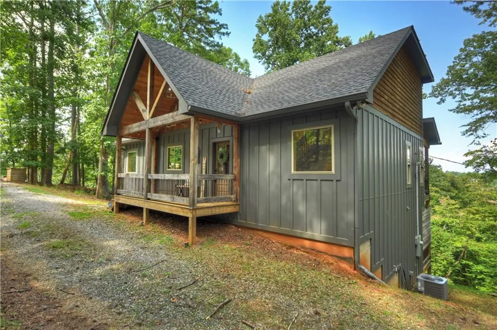 518 Mango Lane Ellijay, GA 30540