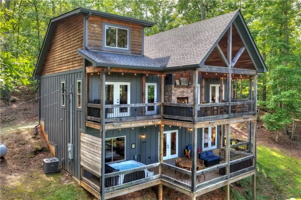 518 Mango Lane Ellijay, GA 30540