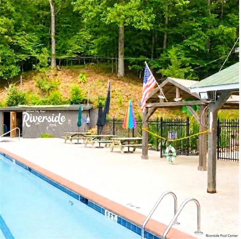 518 Mango Lane Ellijay, GA 30540