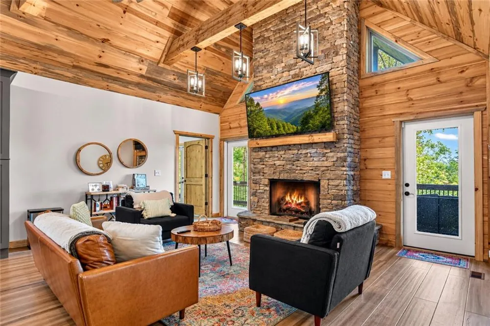 518 Mango Lane Ellijay, GA 30540