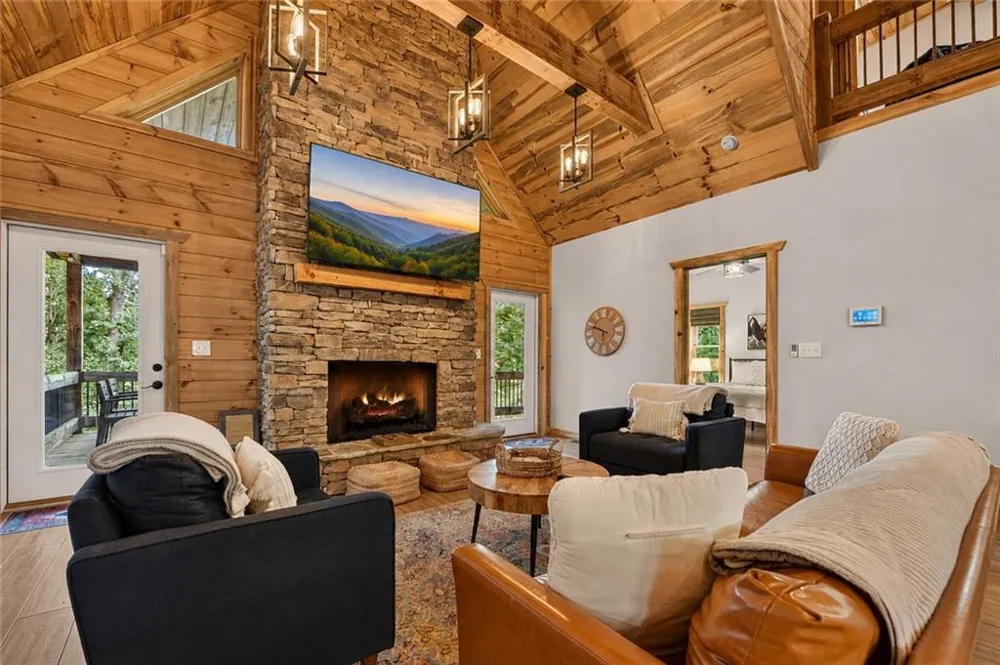 518 Mango Lane Ellijay, GA 30540