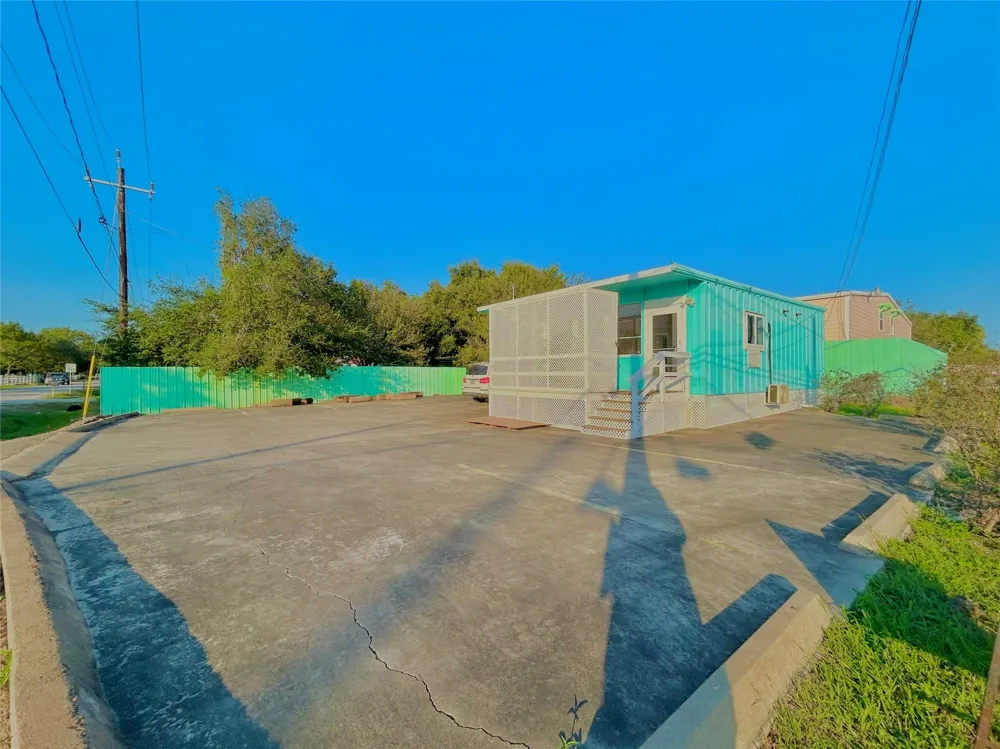 927 27th Street San Leon, TX 77539