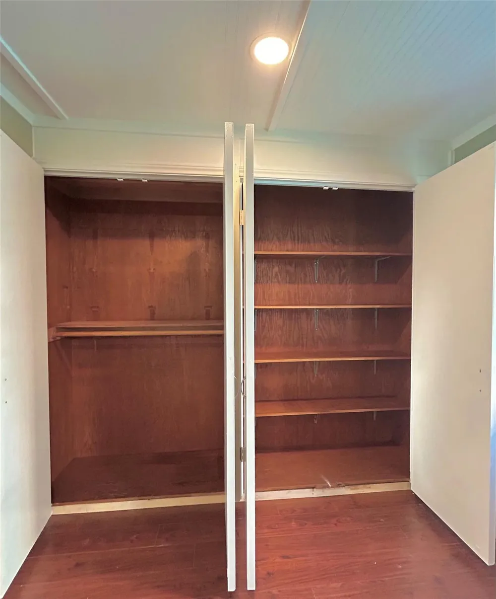 927 27th Street San Leon, TX 77539