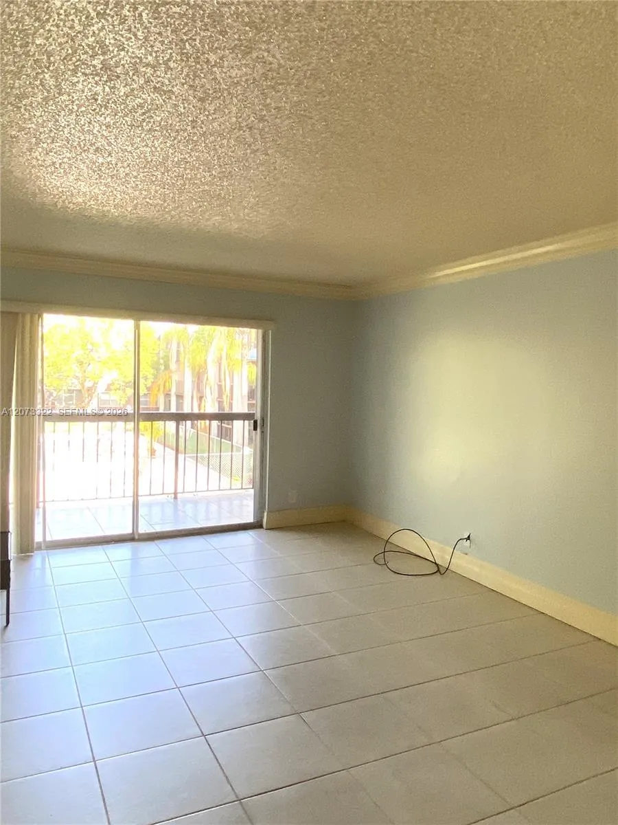 7020 Nova Dr #209D Davie, FL 33317