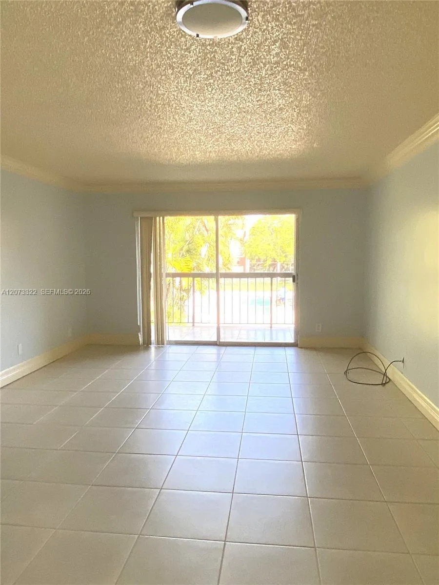 7020 Nova Dr #209D Davie, FL 33317