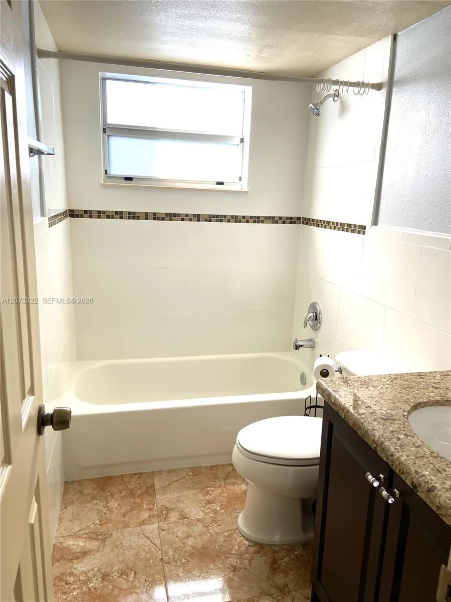 7020 Nova Dr #209D Davie, FL 33317