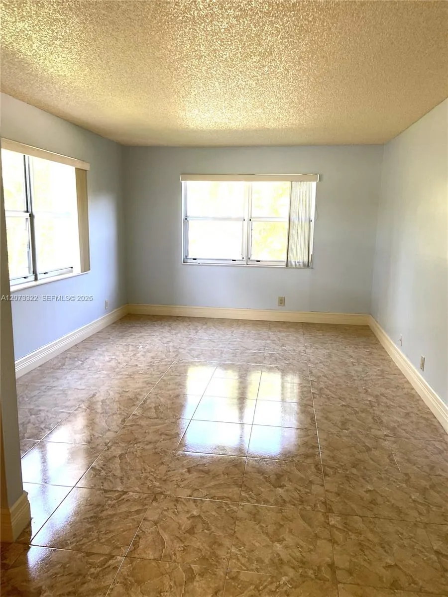 7020 Nova Dr #209D Davie, FL 33317