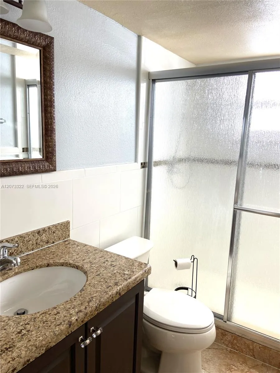 7020 Nova Dr #209D Davie, FL 33317