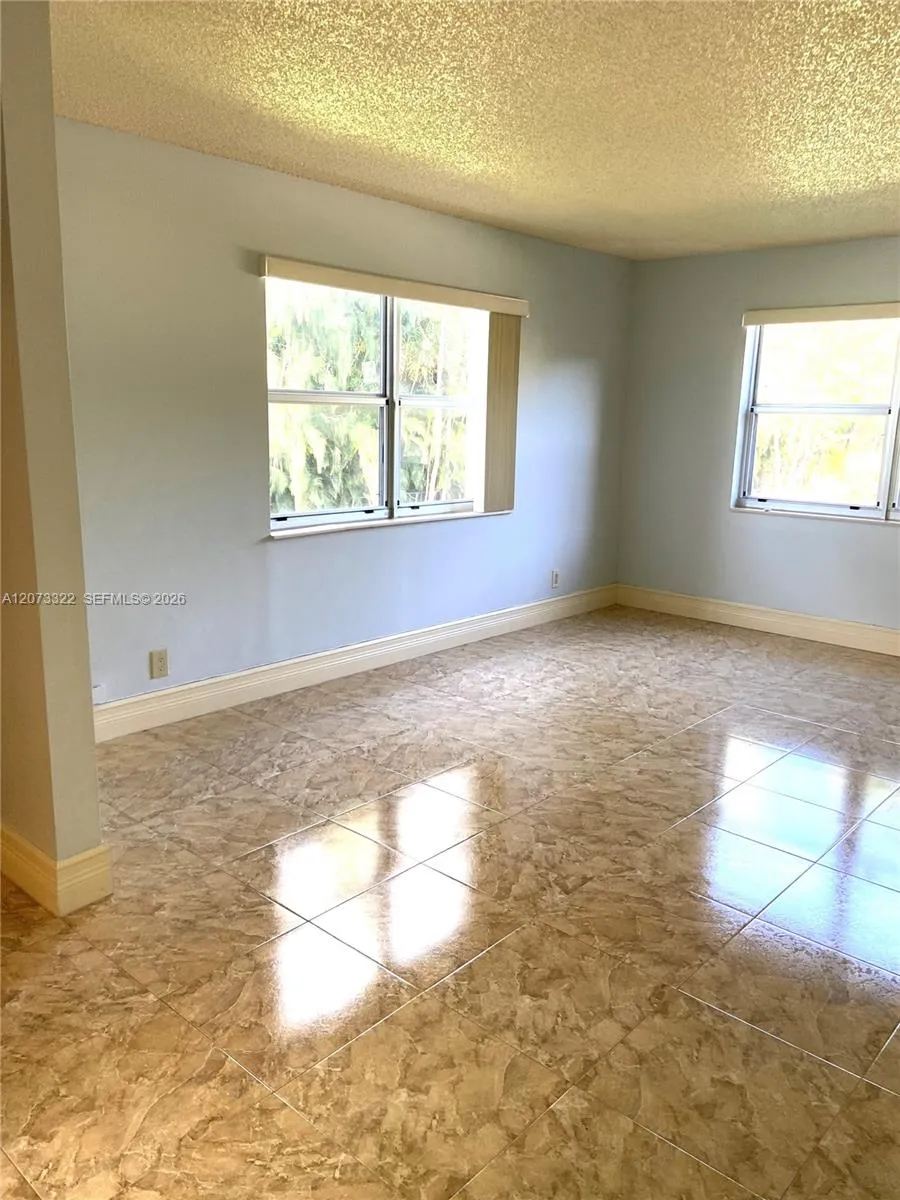 7020 Nova Dr #209D Davie, FL 33317