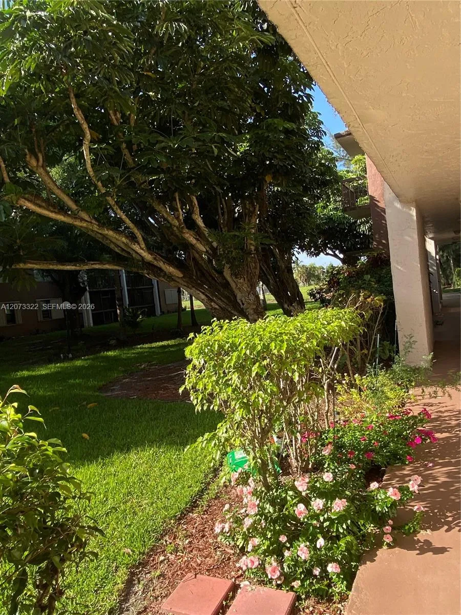 7020 Nova Dr #209D Davie, FL 33317