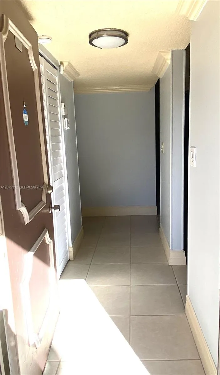7020 Nova Dr #209D Davie, FL 33317