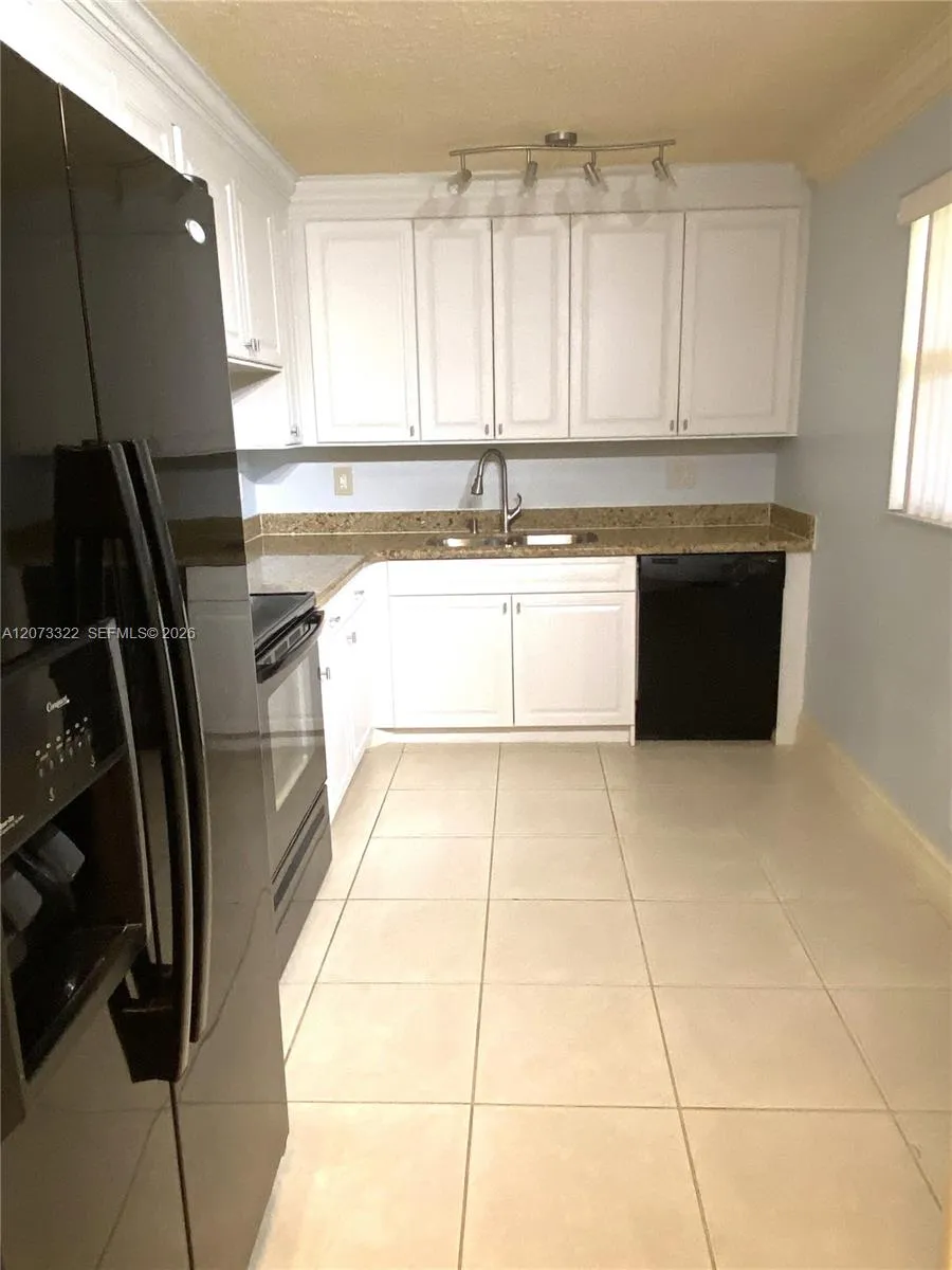 7020 Nova Dr #209D Davie, FL 33317