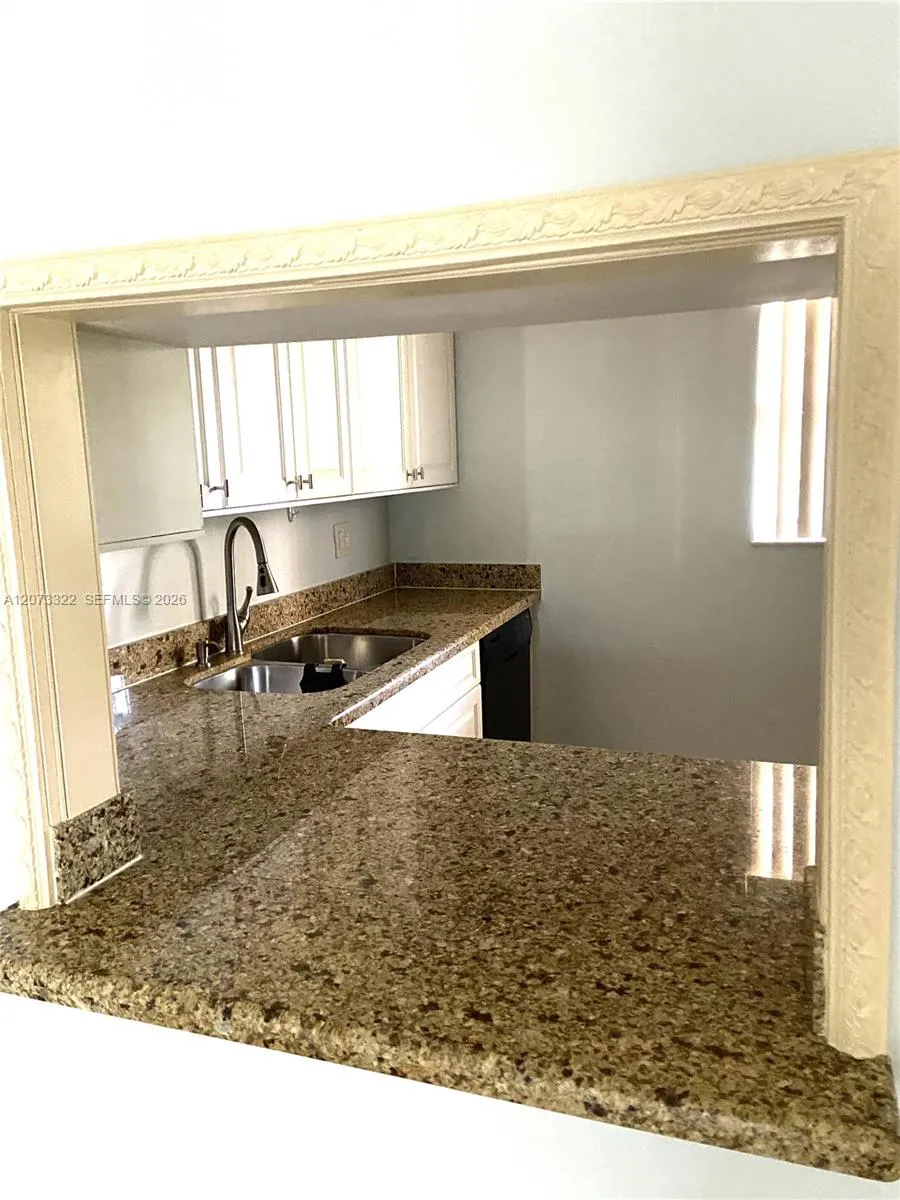 7020 Nova Dr #209D Davie, FL 33317