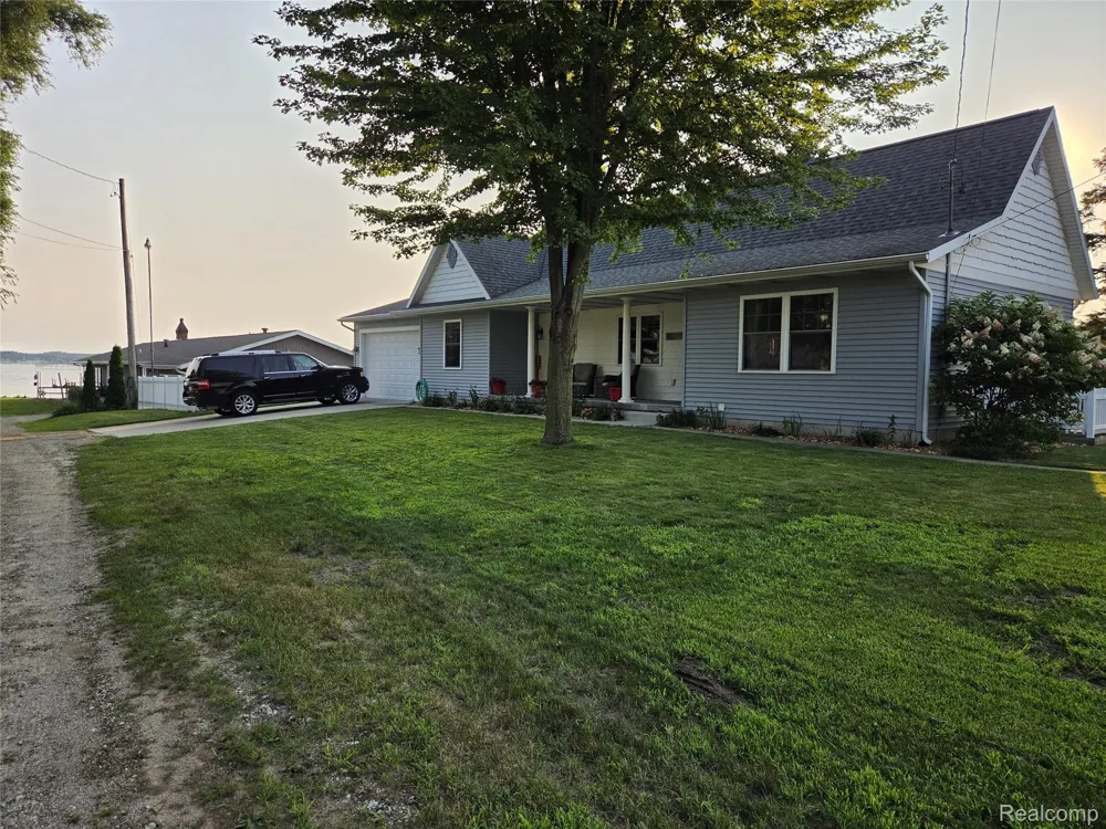 243 Ruddiman Drive North Muskegon City, MI 49445