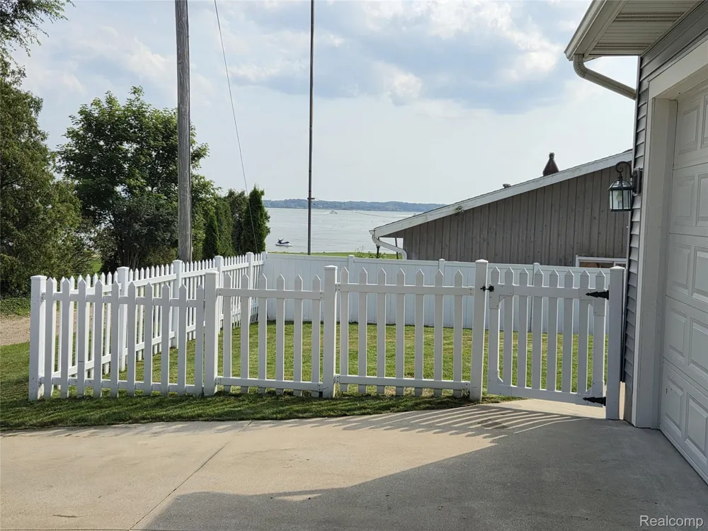 243 Ruddiman Drive North Muskegon City, MI 49445